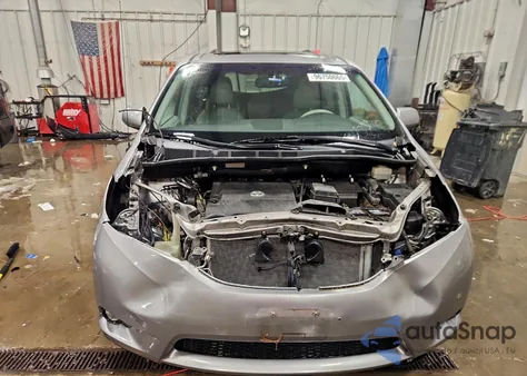 2011 Toyota Sienna Xle z USA, uszkodzony, nr VIN 5TDYK3DC9BS009508